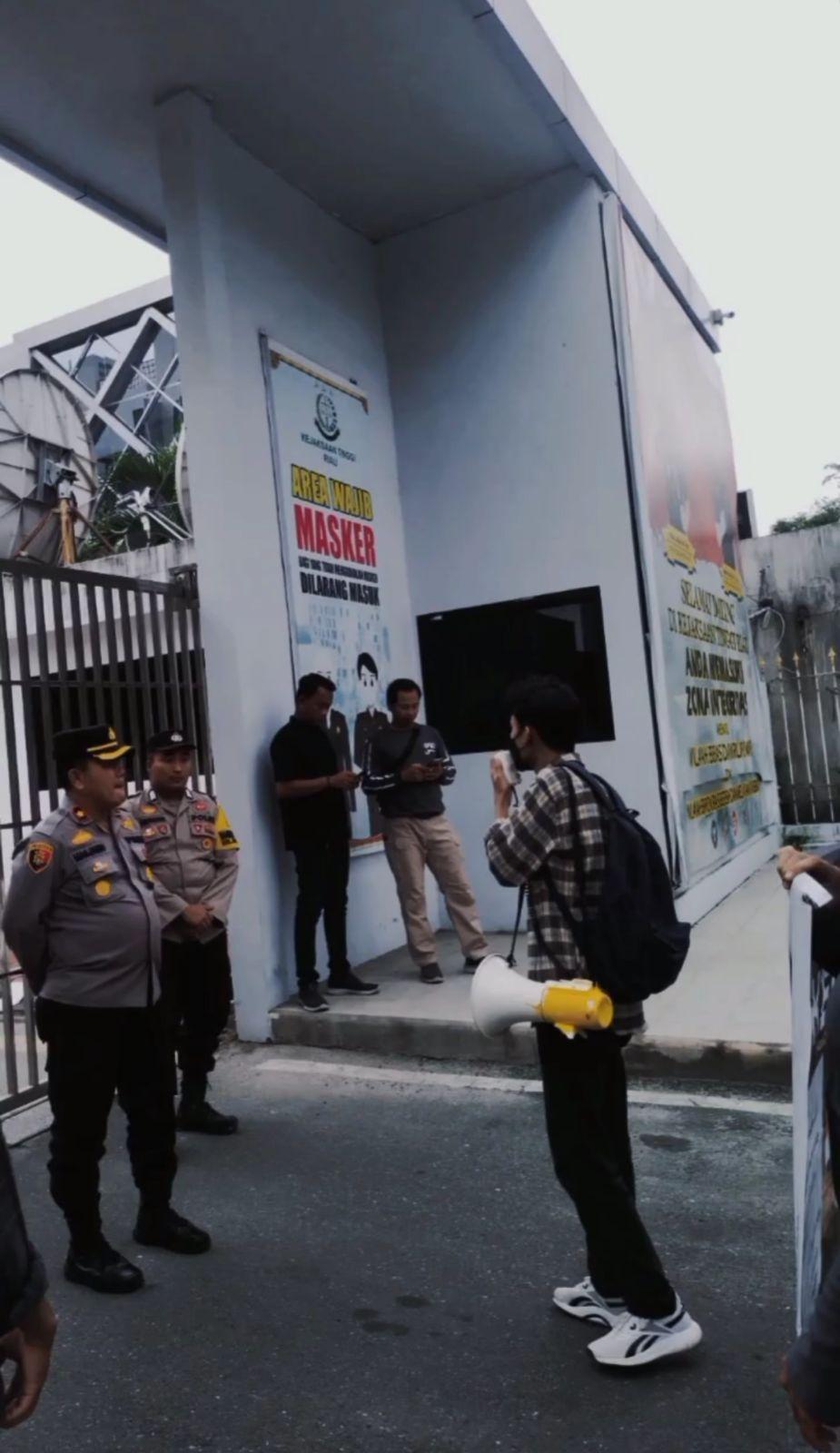 Mahasiswa Pekanbaru Bongkar Dugaan “Jual Beli” Lowongan Kerja di PT Ecosystem International, Ultimatum 4x24 Jam Dilayangkan